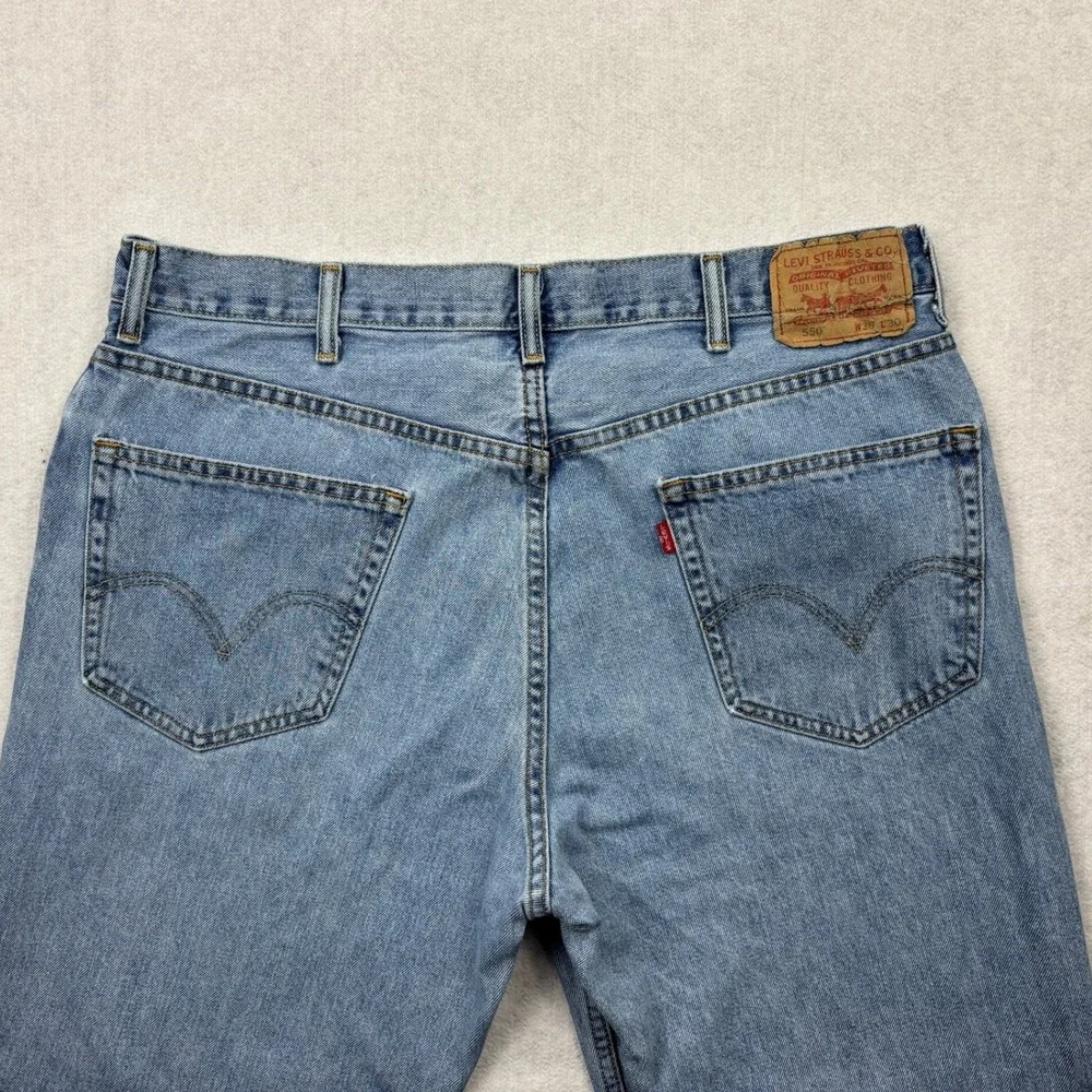 Levis Jeans Mens 38x30 Light Wash Relaxed Fit Tapered Leg 100 Cotton Denim Pants